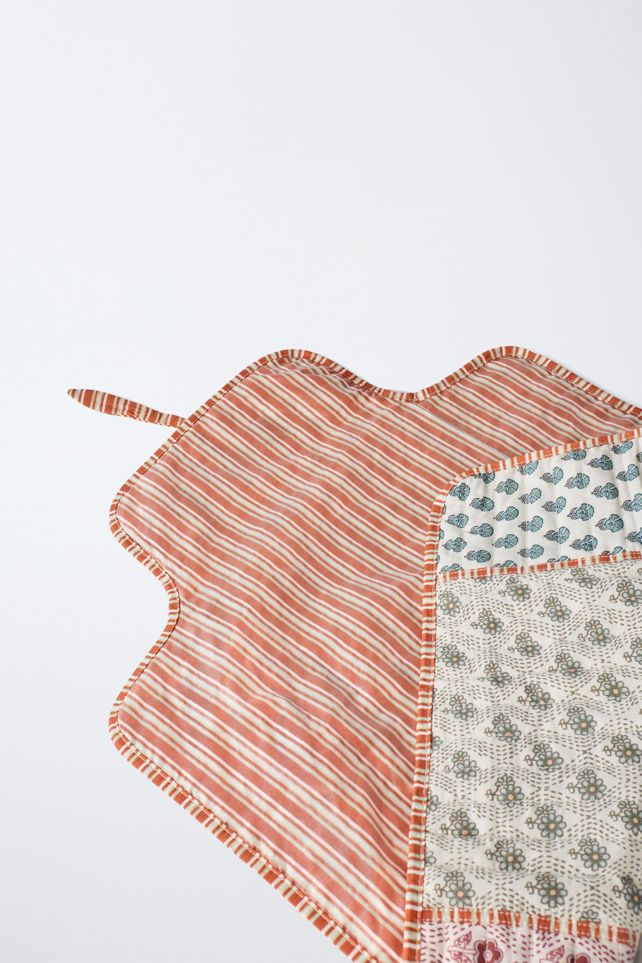 FLORAL MATERNITY CHANGING PAD